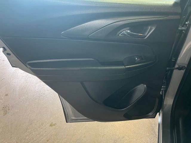 Used 2023 Chevrolet TrailBlazer LS AWD/4WD image 25