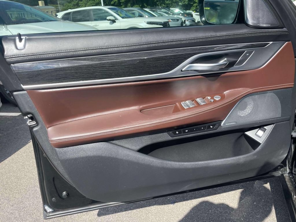 Used 2019 BMW 750i xDrive w/ Autobahn Package AWD/4WD image 15