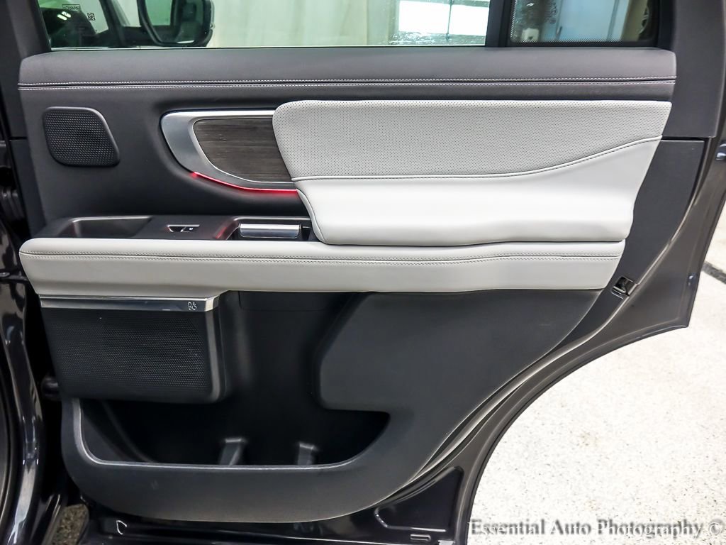 Used 2025 Ford Expedition Platinum w/ Platinum Ultimate Package image 27