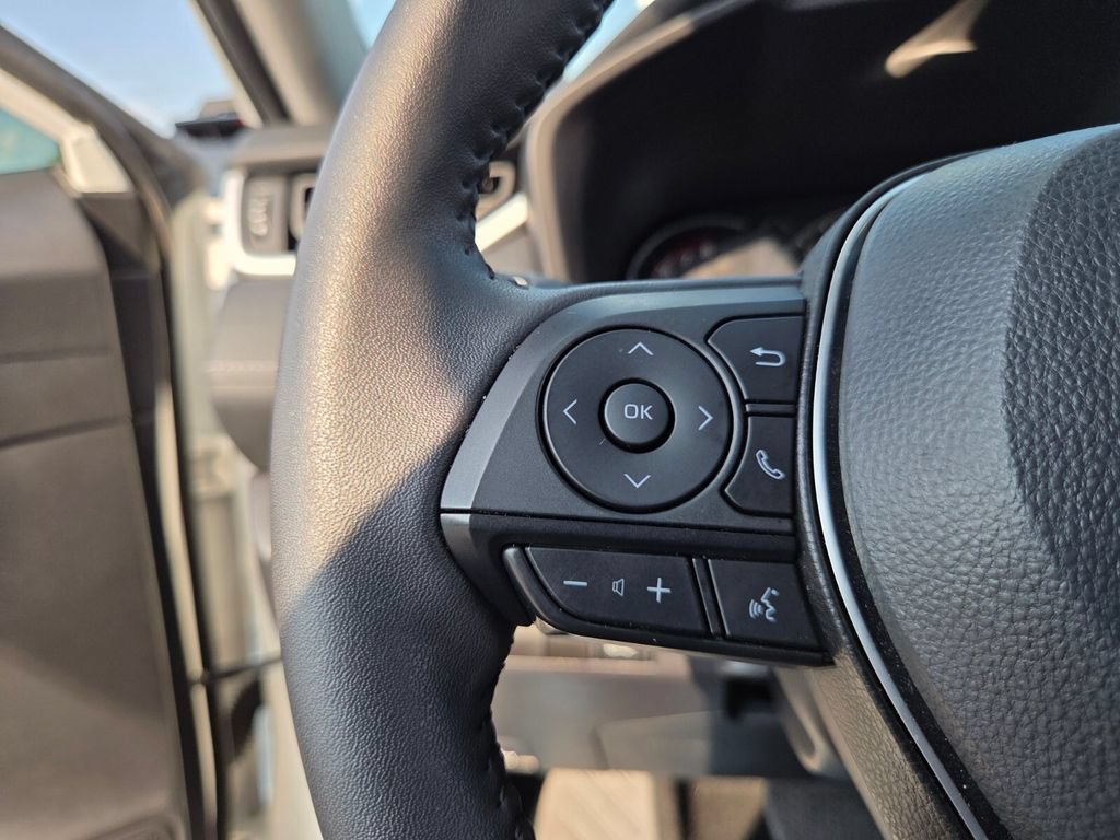 Used 2025 Toyota RAV4 XLE Premium FWD image 27