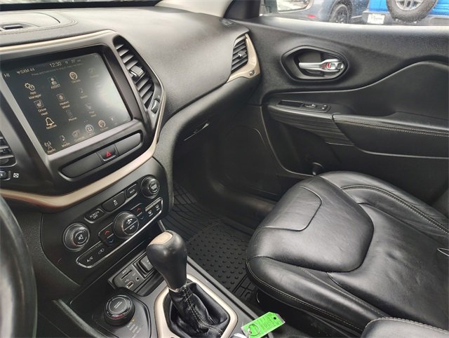 Used 2015 Jeep Cherokee Limited image 26