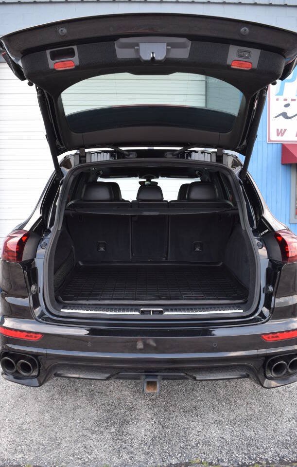 Used 2017 Porsche Cayenne GTS AWD/4WD image 79