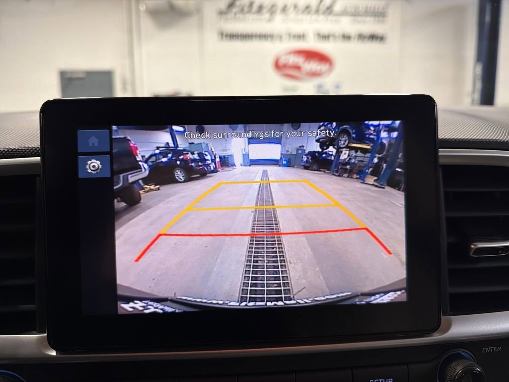 Used 2024 Hyundai Venue SEL image 17