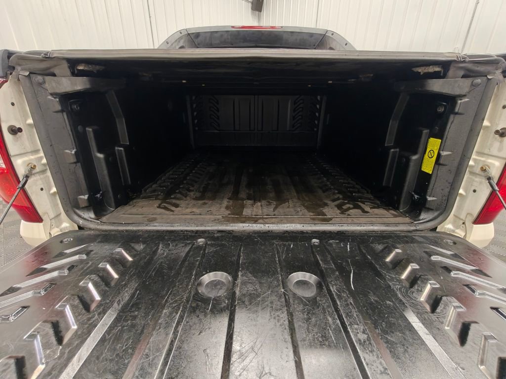 Used 2011 Chevrolet Avalanche LTZ AWD/4WD image 31