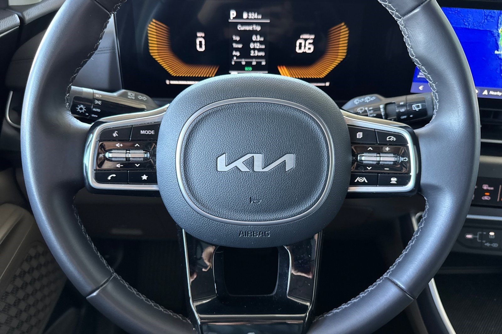 Used 2026 Kia Carnival FWD image 11