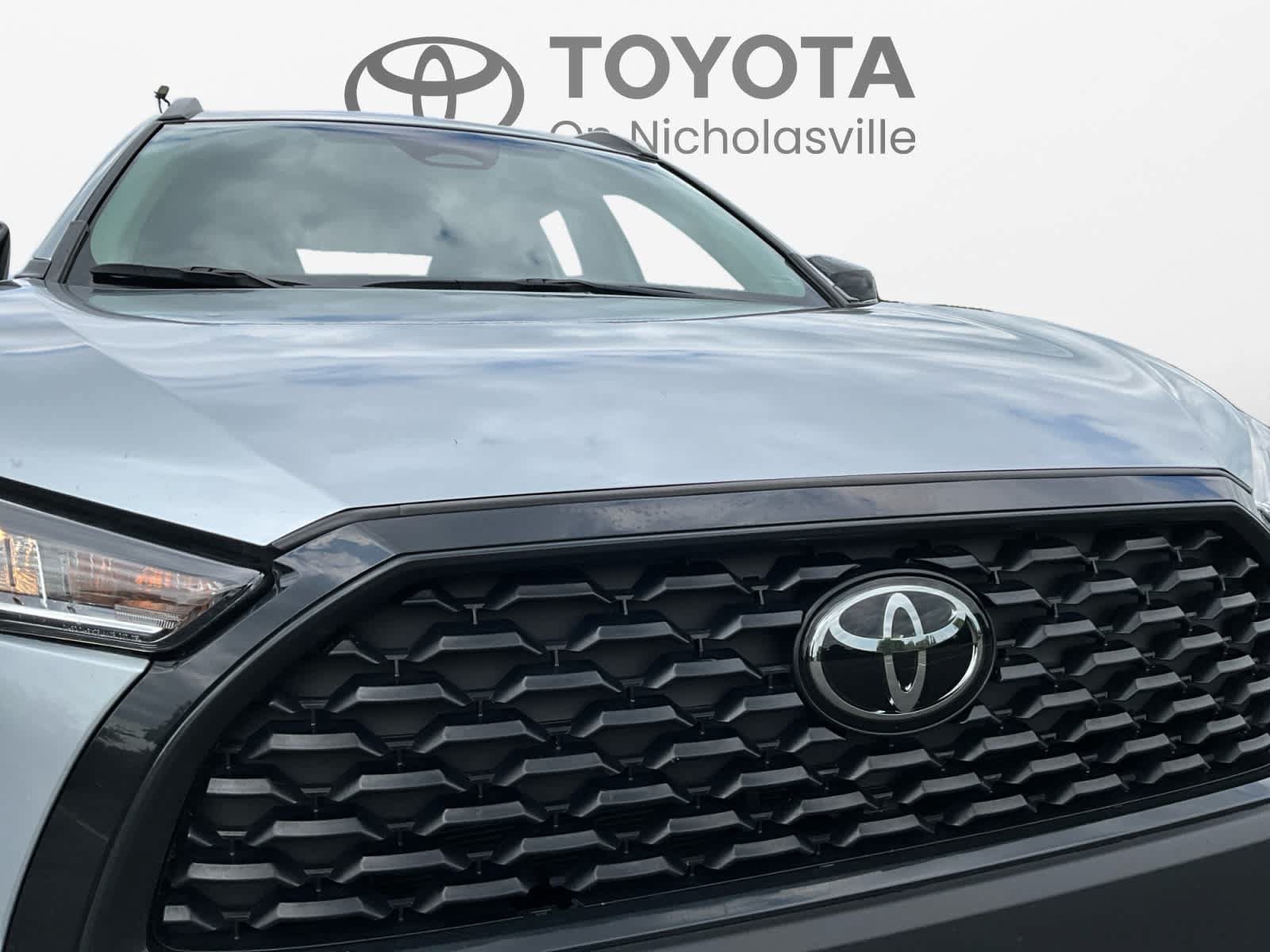 Used 2025 Toyota Corolla Cross LE w/ Moonroof Package FWD image 16
