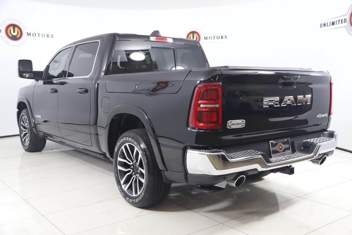 Used 2025 RAM 1500 Limited w/ Trailer Tow Group AWD/4WD image 4