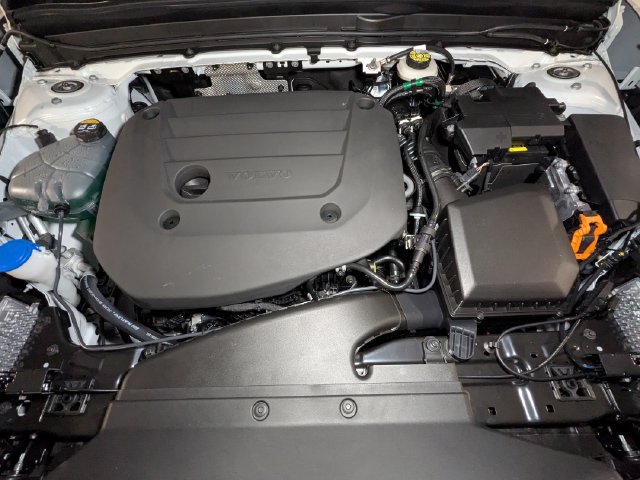 New 2026 Volvo XC40 B5 Plus w/ Climate Package AWD/4WD image 11