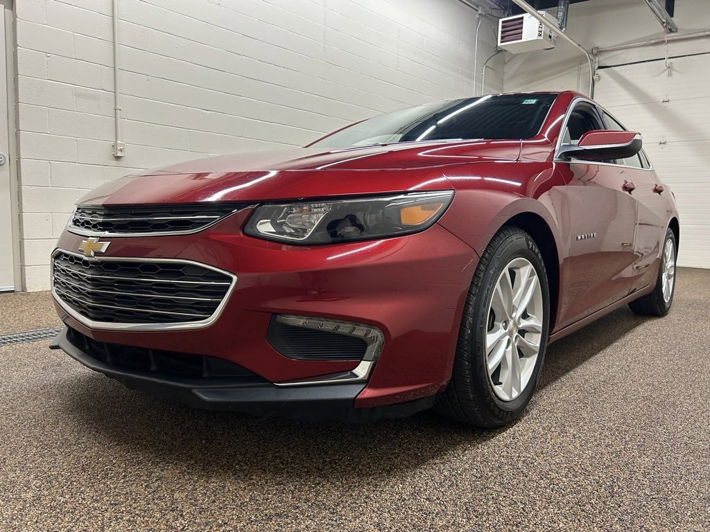 Used 2017 Chevrolet Malibu LT image 4