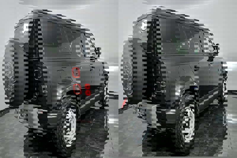 Used 2021 Land Rover Defender 110 image 10