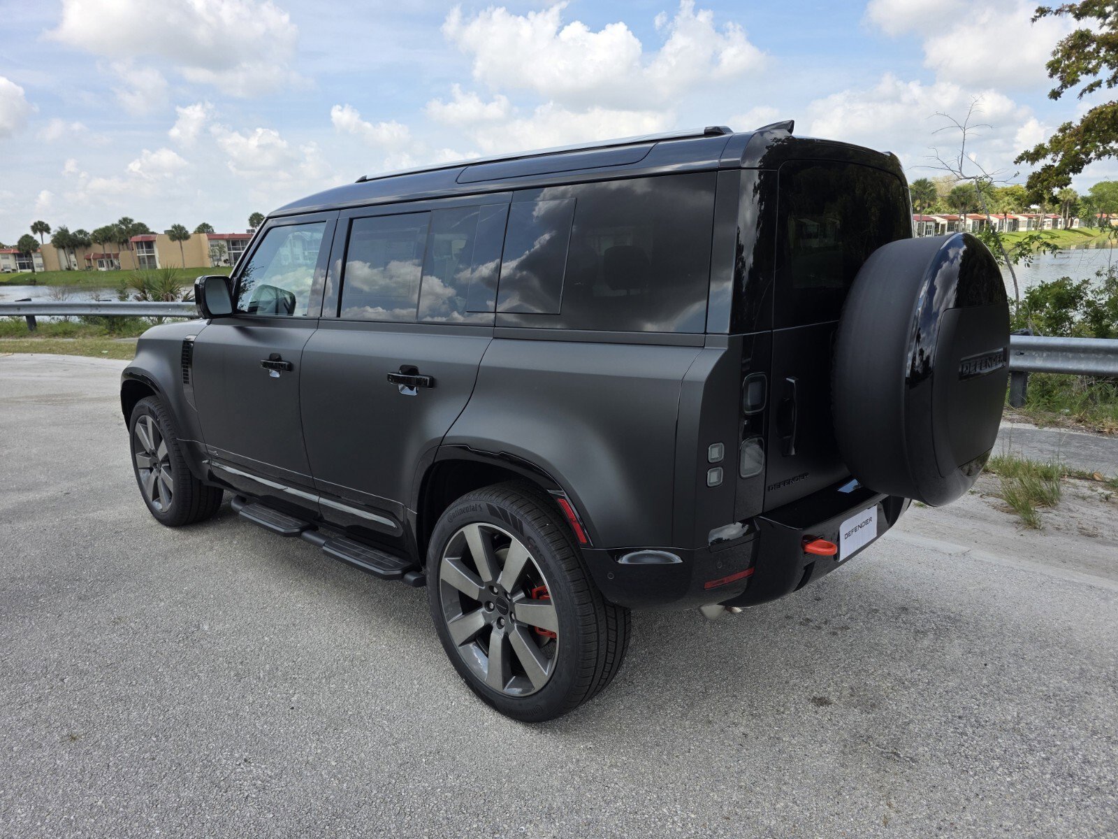 New 2026 Land Rover Defender 110 X AWD/4WD image 2
