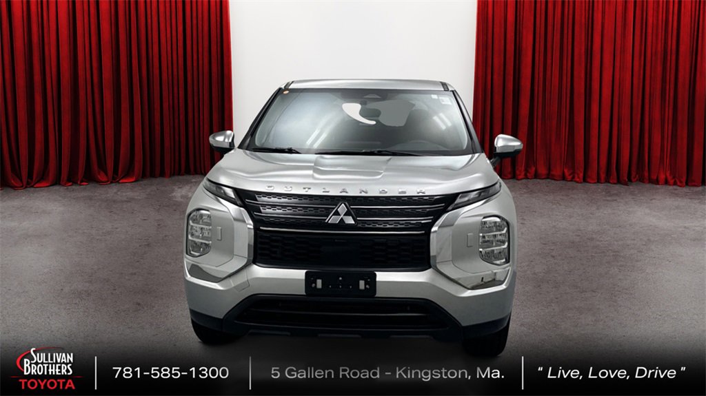 Used 2022 Mitsubishi Outlander ES image 2