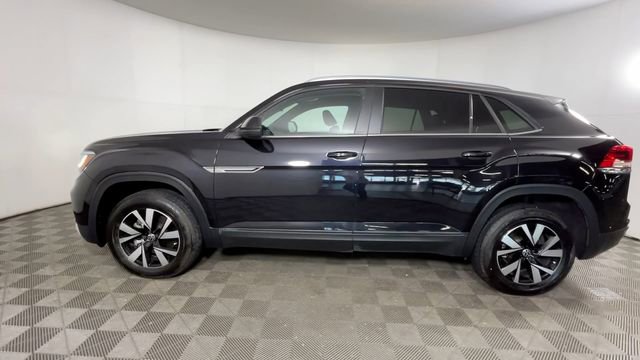 Used 2022 Volkswagen Atlas Cross Sport SE FWD image 8