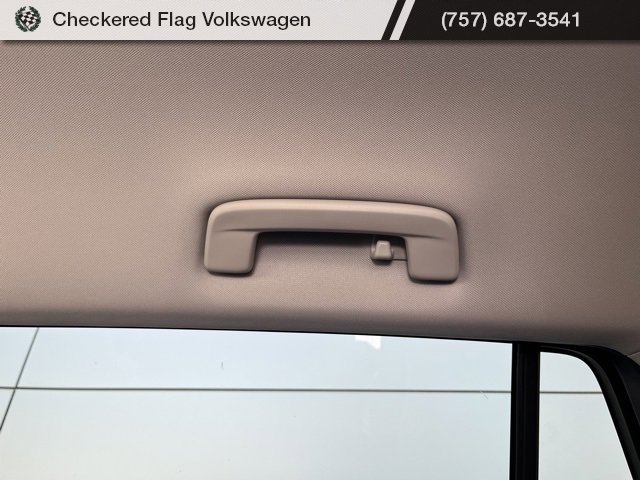 New 2025 Volkswagen Tiguan SE image 53