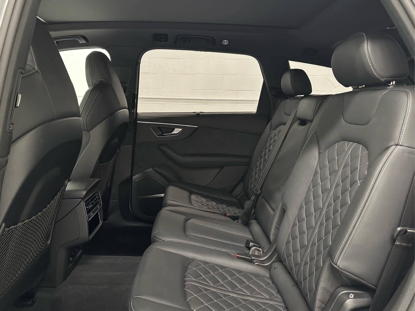 Used 2023 Audi SQ7 Prestige AWD/4WD image 15