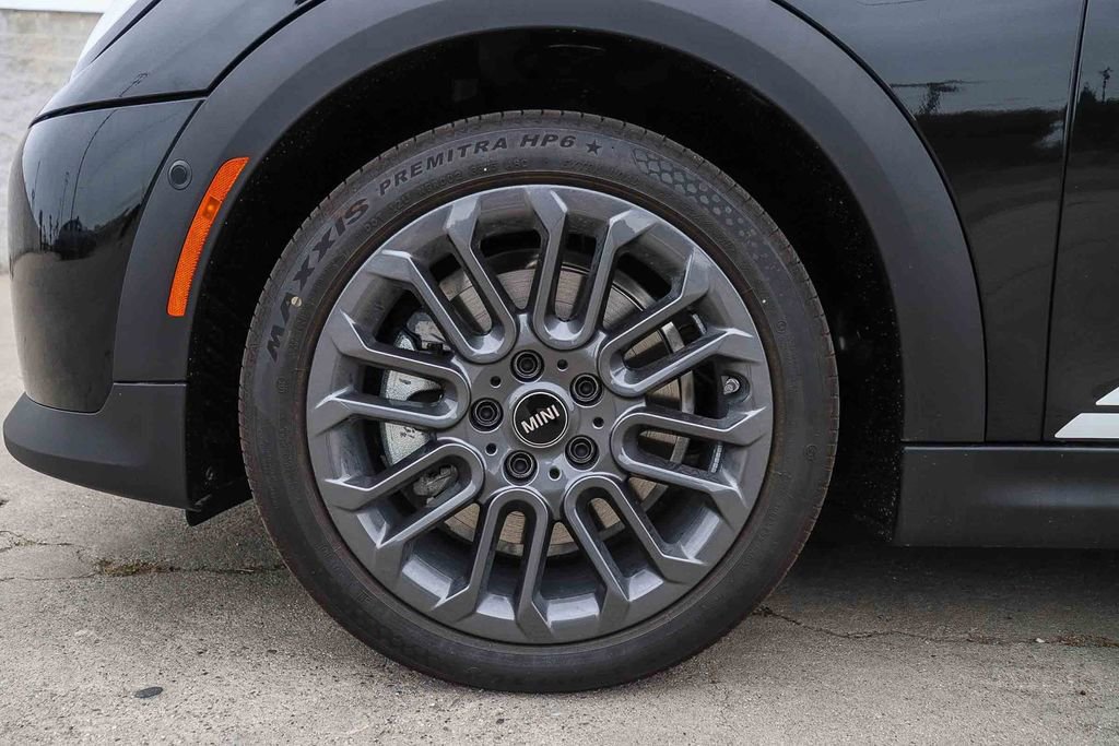 New 2026 MINI Cooper 2-Door Hardtop image 12