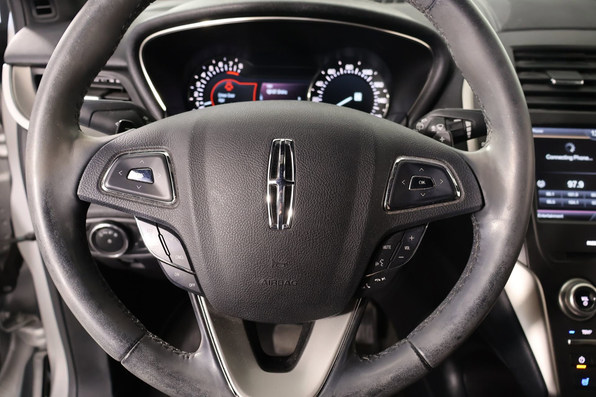 Used 2015 Lincoln MKC FWD w/ Equipment Group 102A Reserve image 3