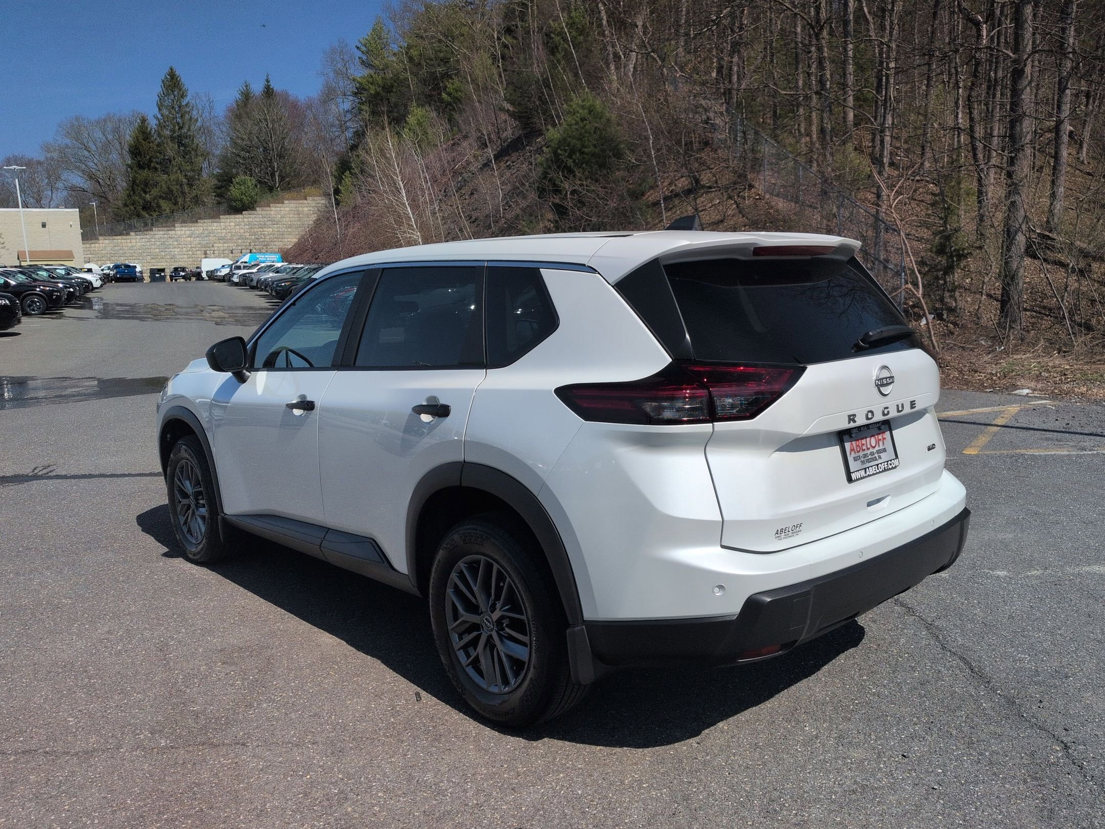 Used 2025 Nissan Rogue S image 7