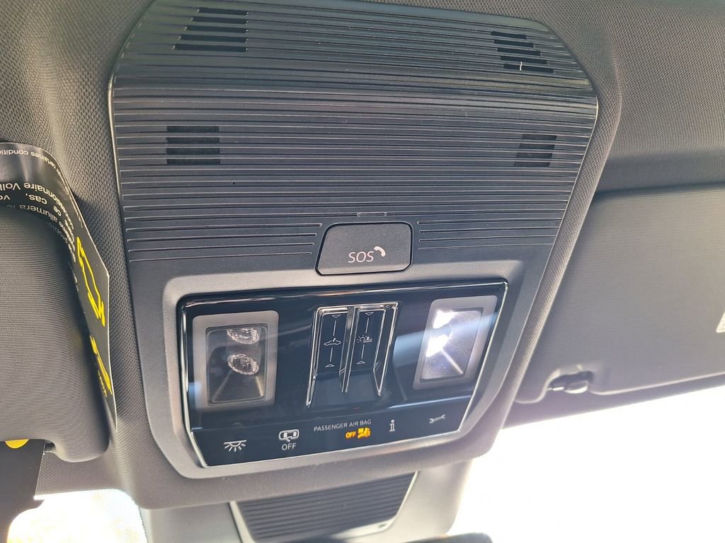 New 2026 Volkswagen Tiguan SE R-Line image 18