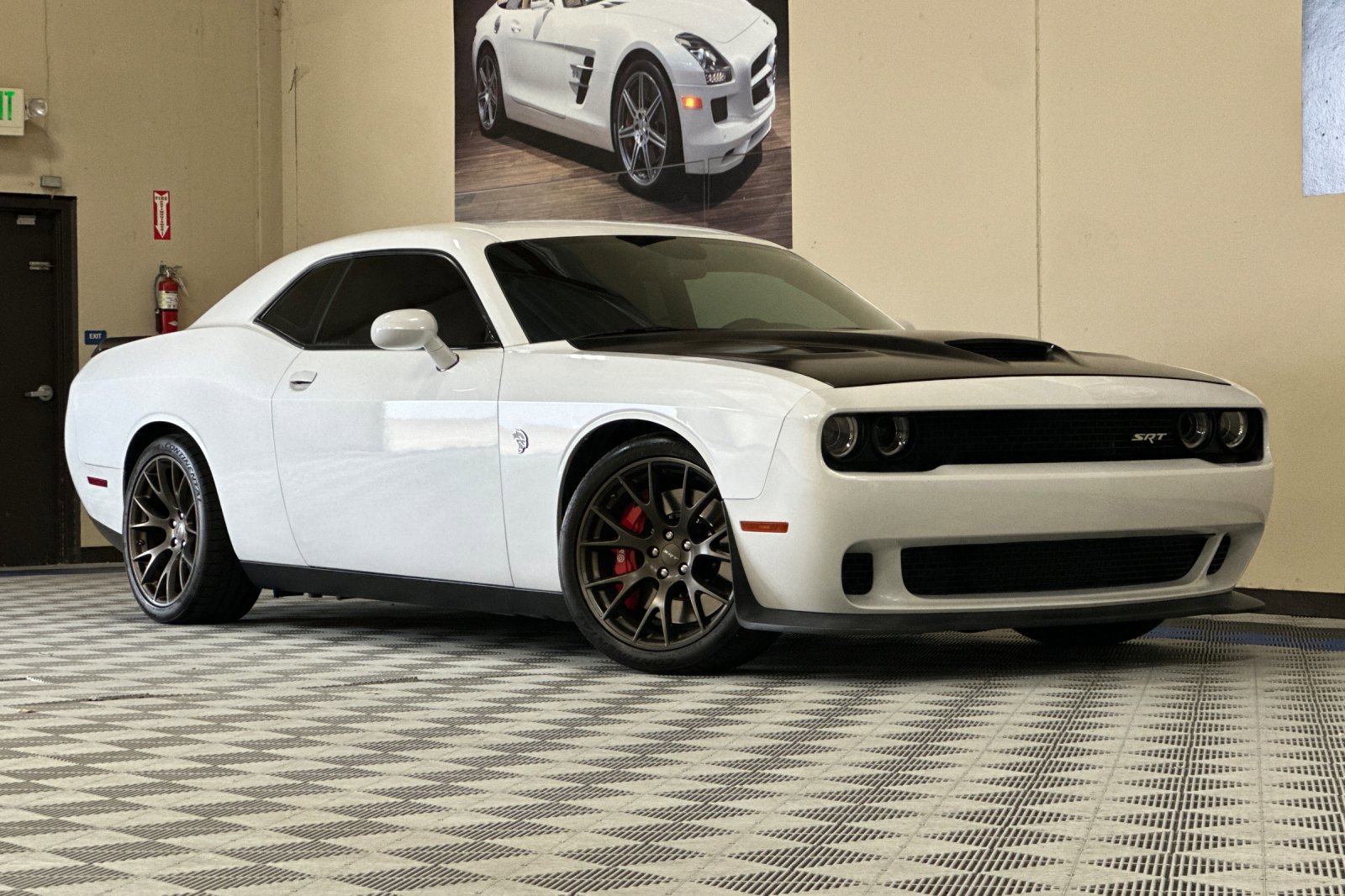 Used 2015 Dodge Challenger SRT Hellcat image 2
