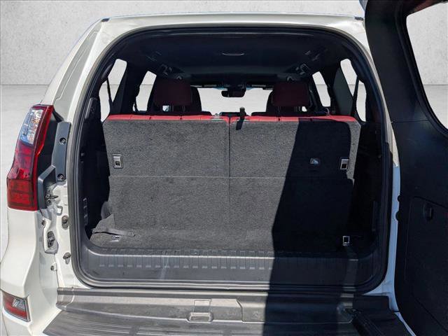 Used 2022 Lexus GX 460 Premium w/ Accessory Package AWD/4WD image 6
