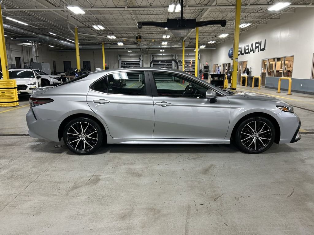 Used 2024 Toyota Camry SE w/ Cold Weather Package AWD/4WD image 9