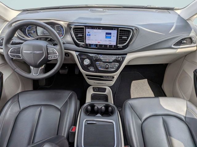 Used 2023 Chrysler Pacifica Touring-L FWD image 15