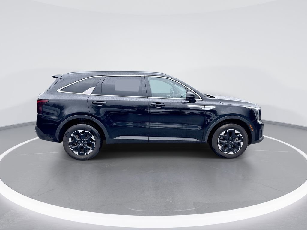 Used 2024 Kia Sorento S image 8