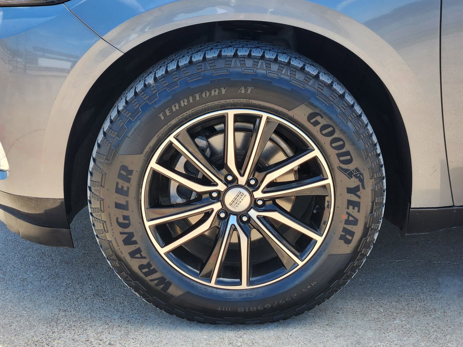 Used 2019 Buick Enclave Essence FWD image 11