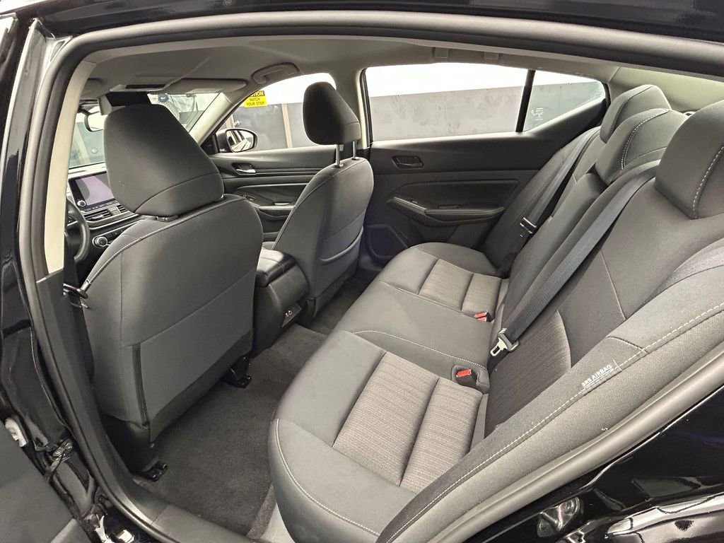 Used 2024 Nissan Altima 2.5 SV image 31