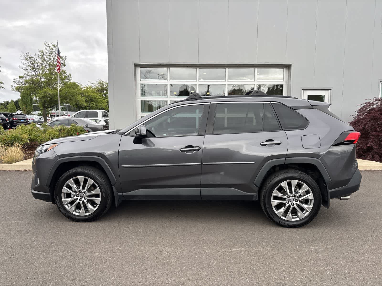 Used 2022 Toyota RAV4 XLE Premium FWD image 2