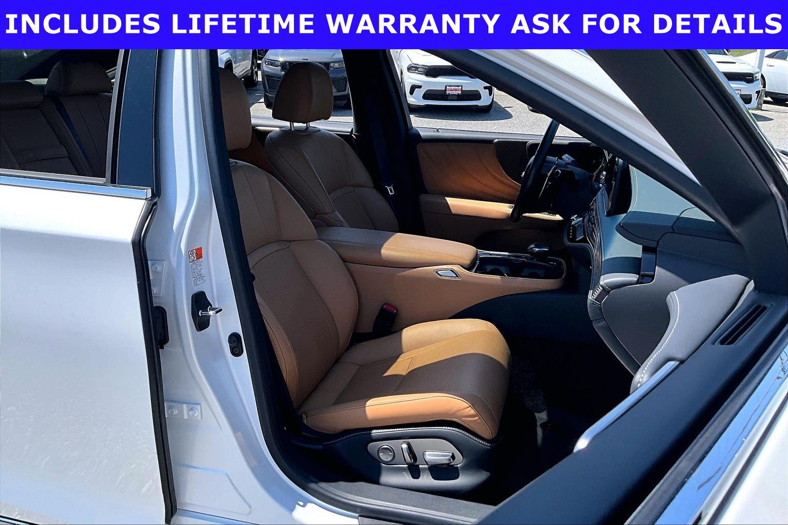 Used 2022 Lexus LS 500 w/ Accessory Package (Z2) RWD image 7