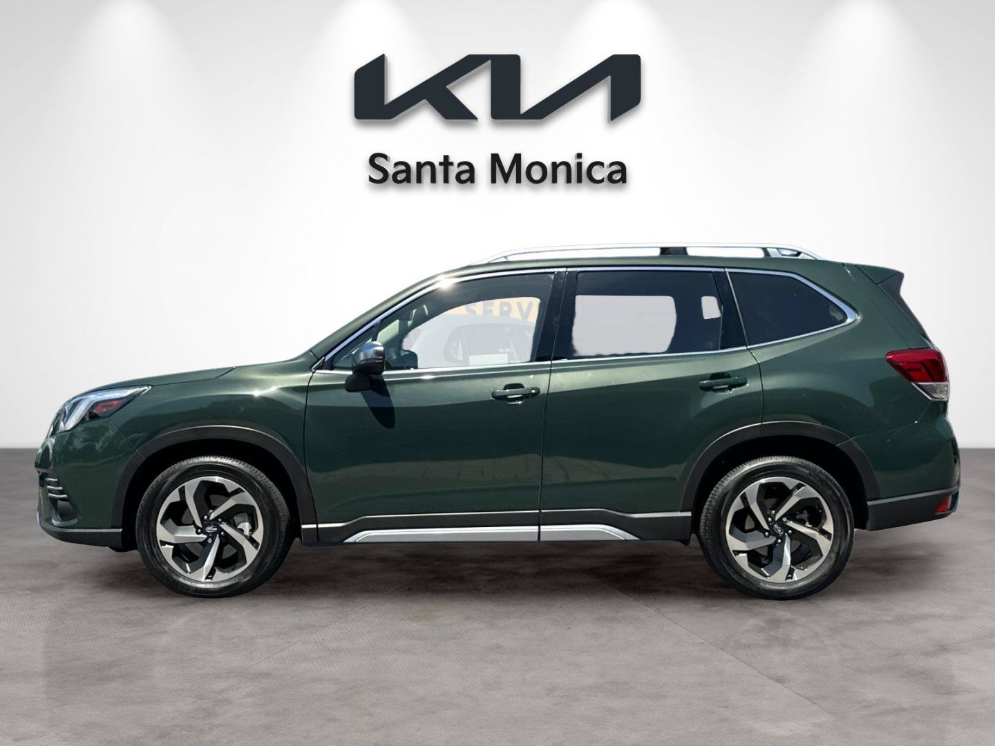 Used 2023 Subaru Forester Touring AWD/4WD image 3