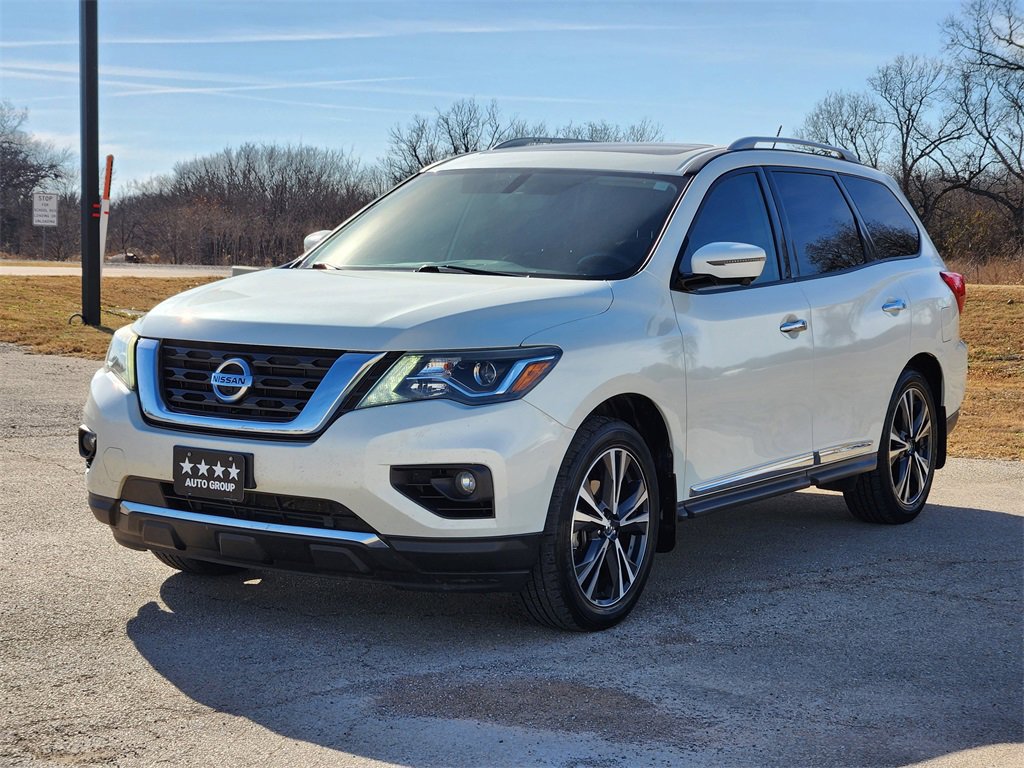 Used 2018 Nissan Pathfinder Platinum image 3