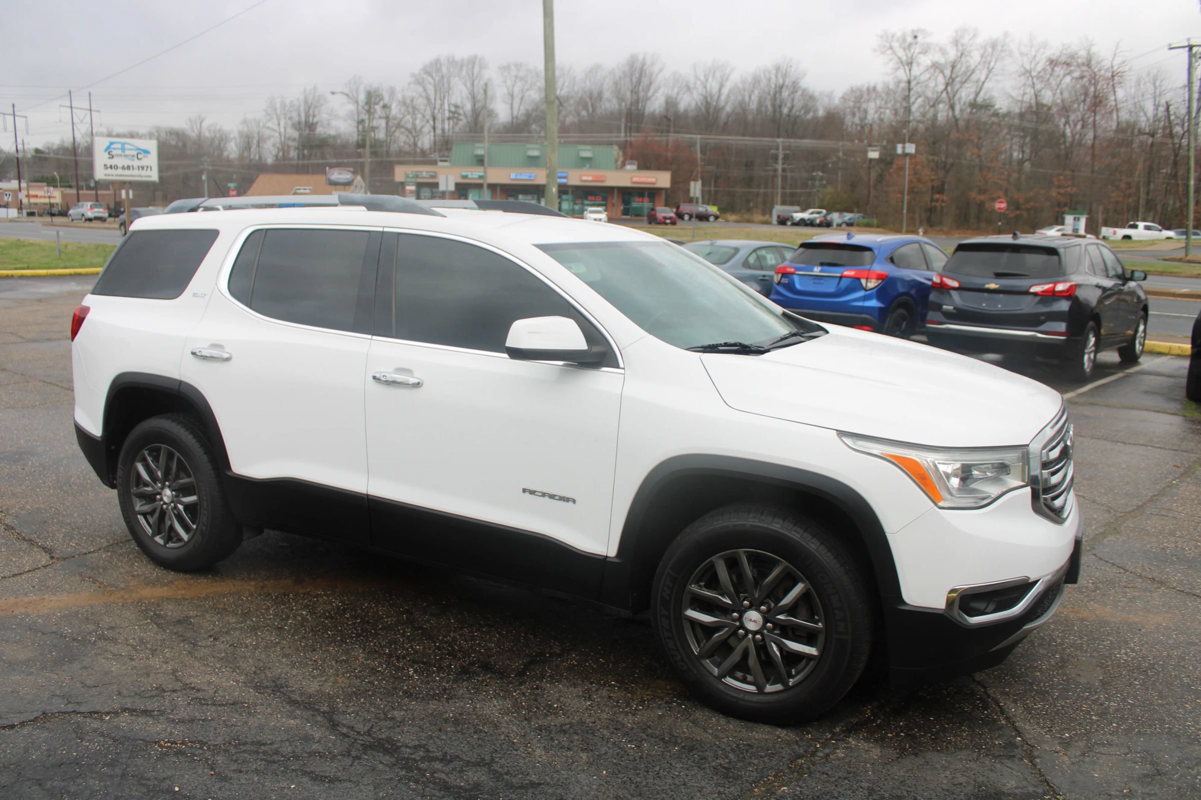 Used 2019 GMC Acadia SLT FWD image 4