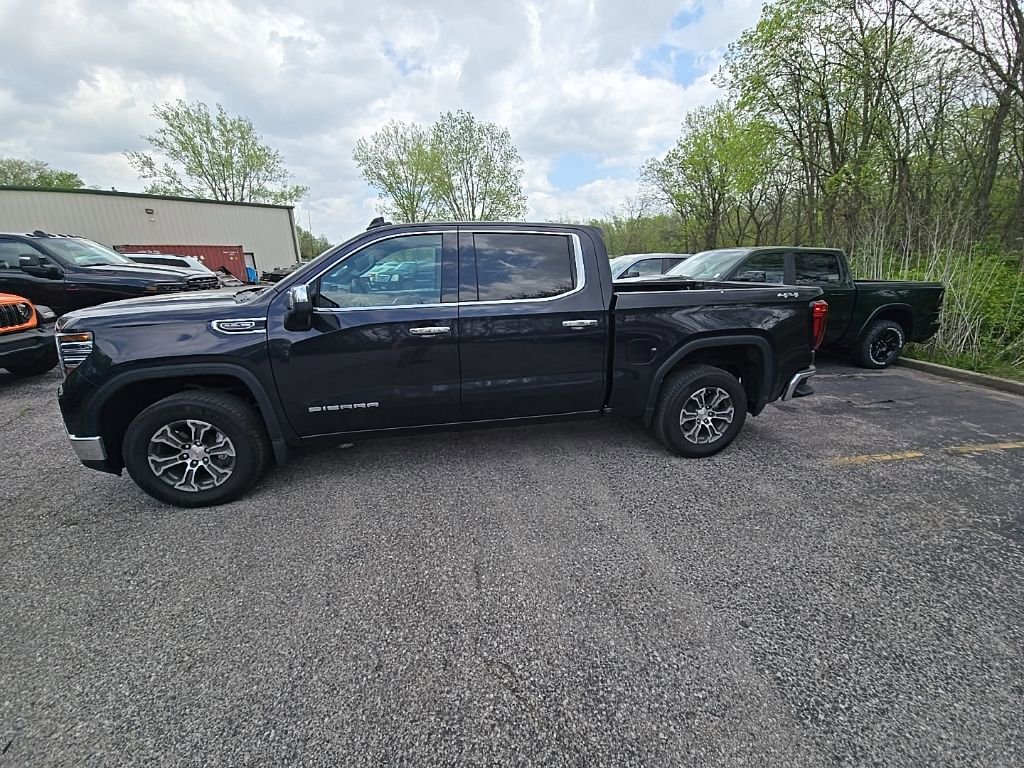 Used 2025 GMC Sierra 1500 SLT image 3