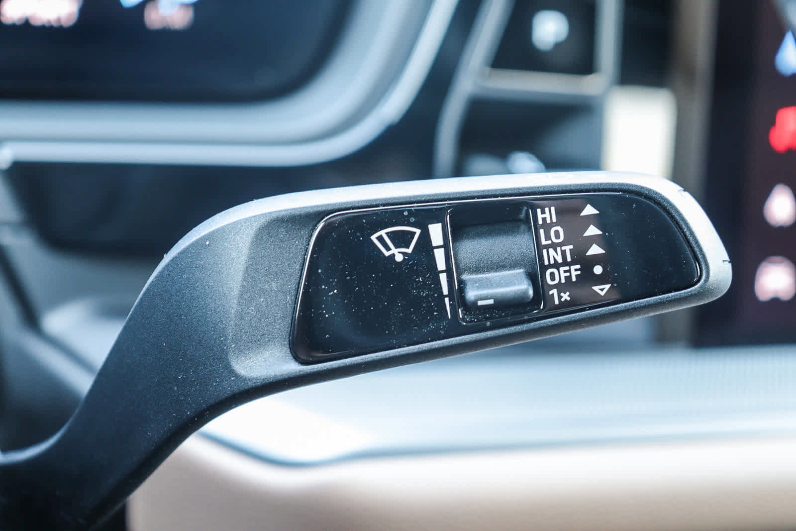 Used 2025 Porsche Cayenne Coupe image 36