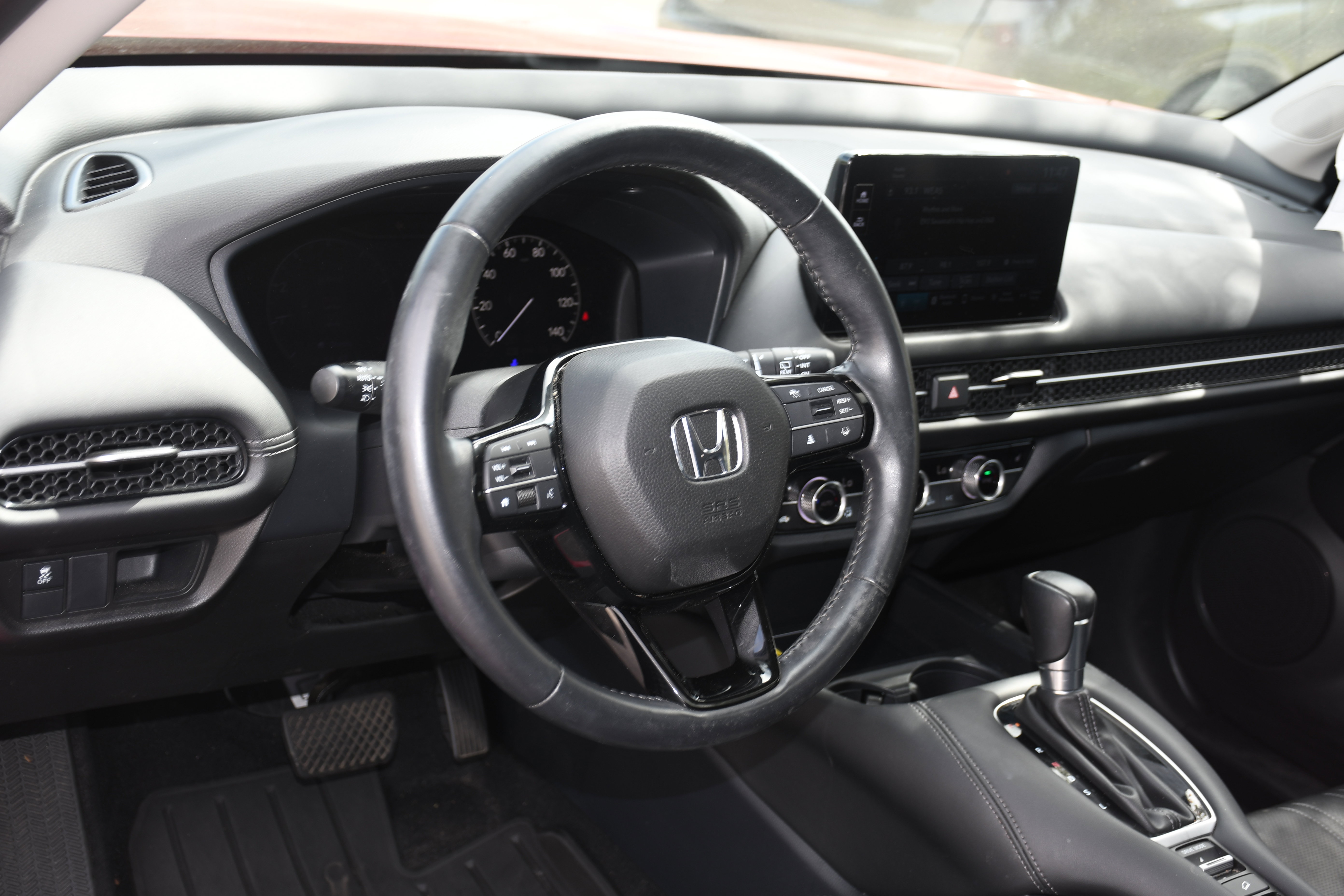 Used 2024 Honda HR-V EX-L image 9