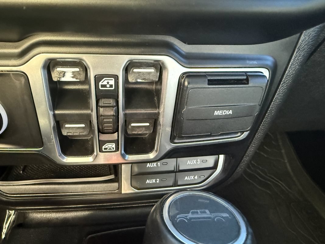 Used 2020 Jeep Gladiator Overland AWD/4WD image 22