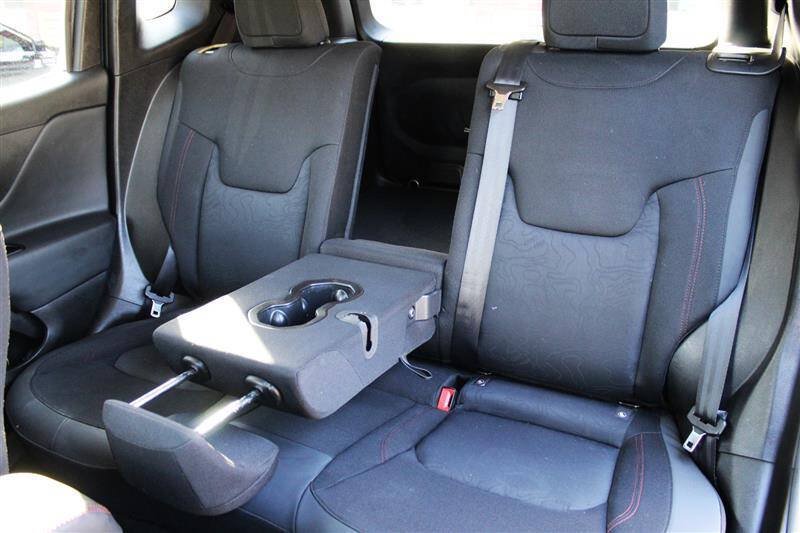 Used 2021 Jeep Renegade Trailhawk AWD/4WD image 24