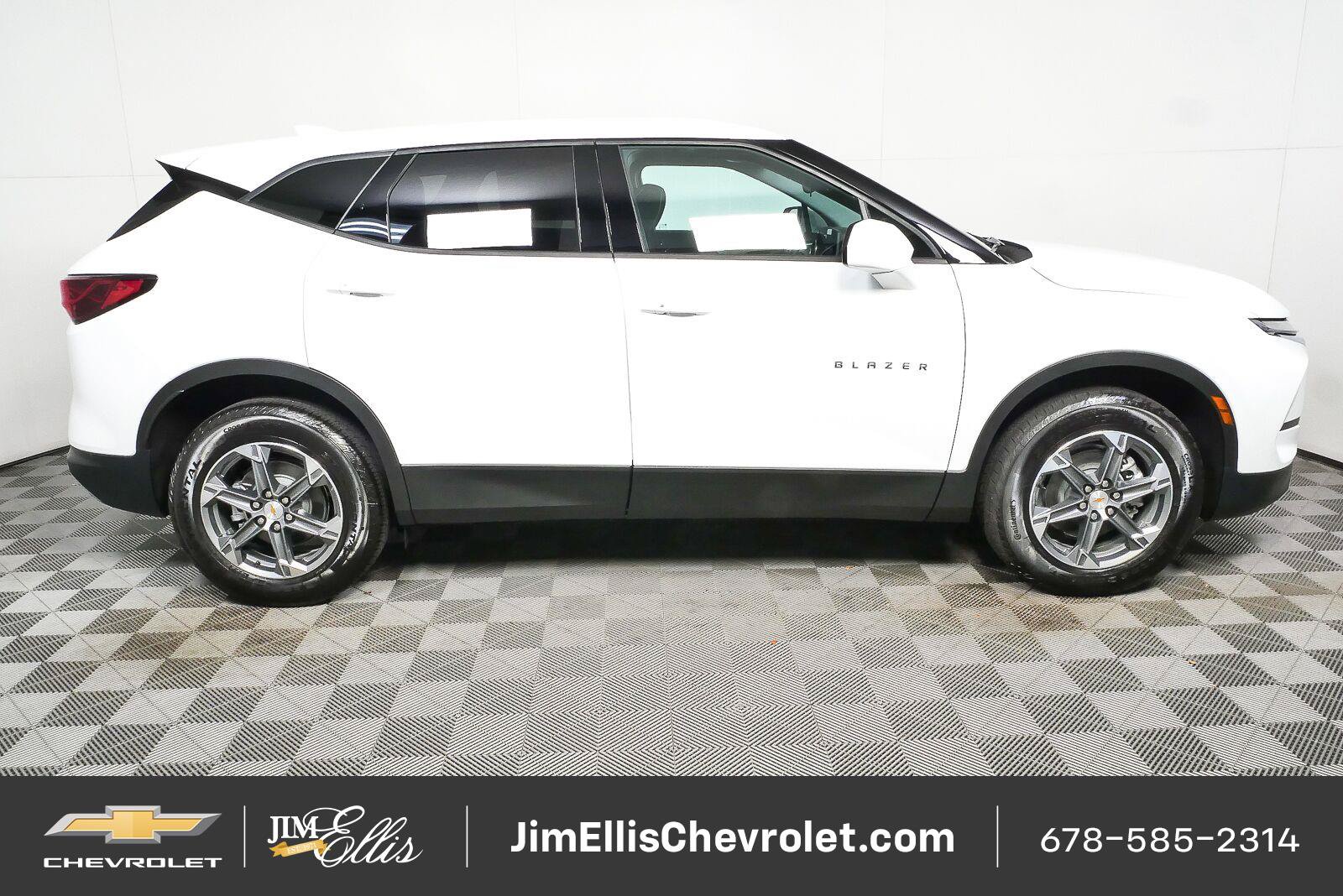 New 2026 Chevrolet Blazer LT w/ LPO, Floor Liner Package AWD/4WD image 2