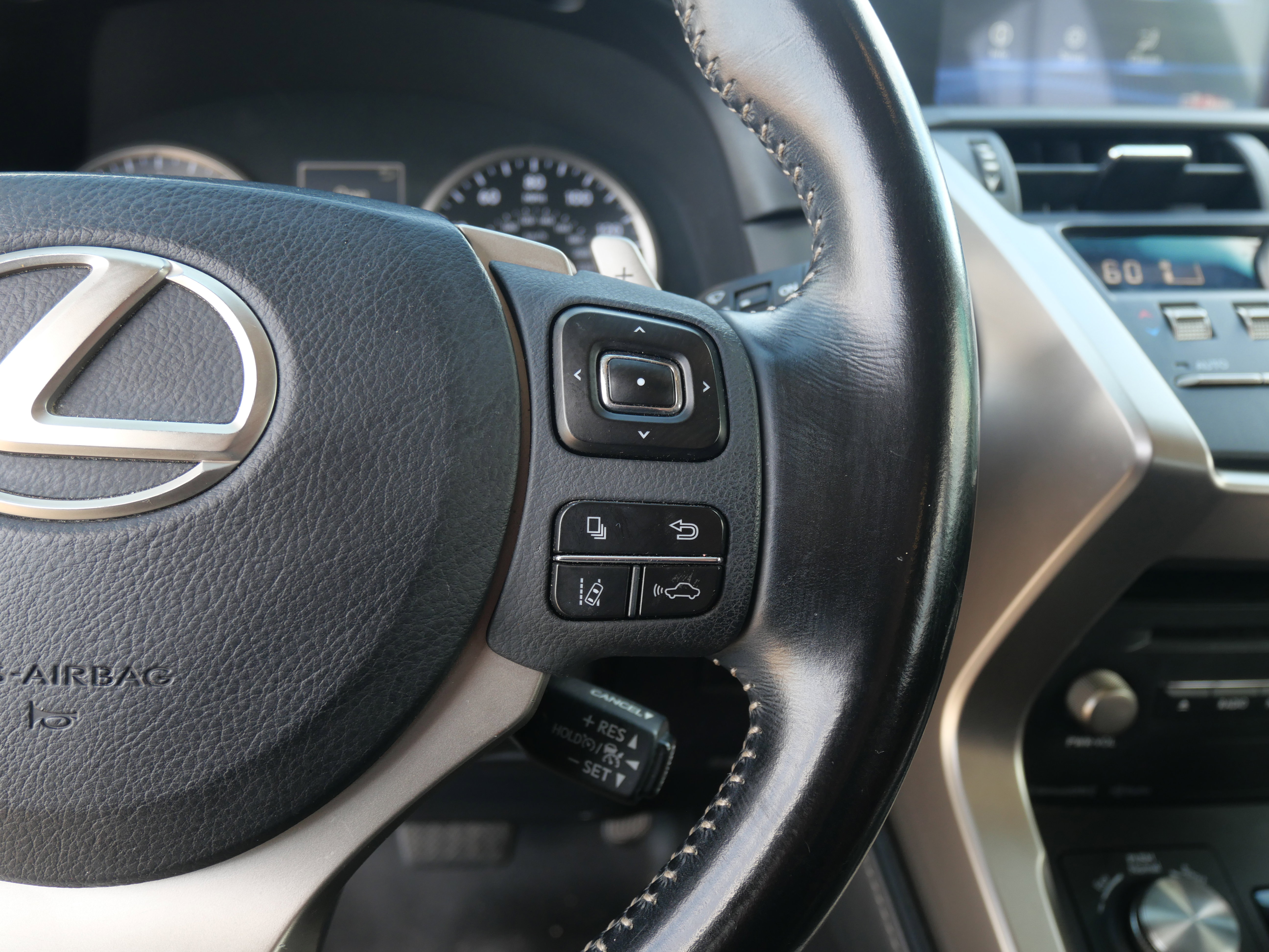 Used 2018 Lexus NX 300 FWD image 12