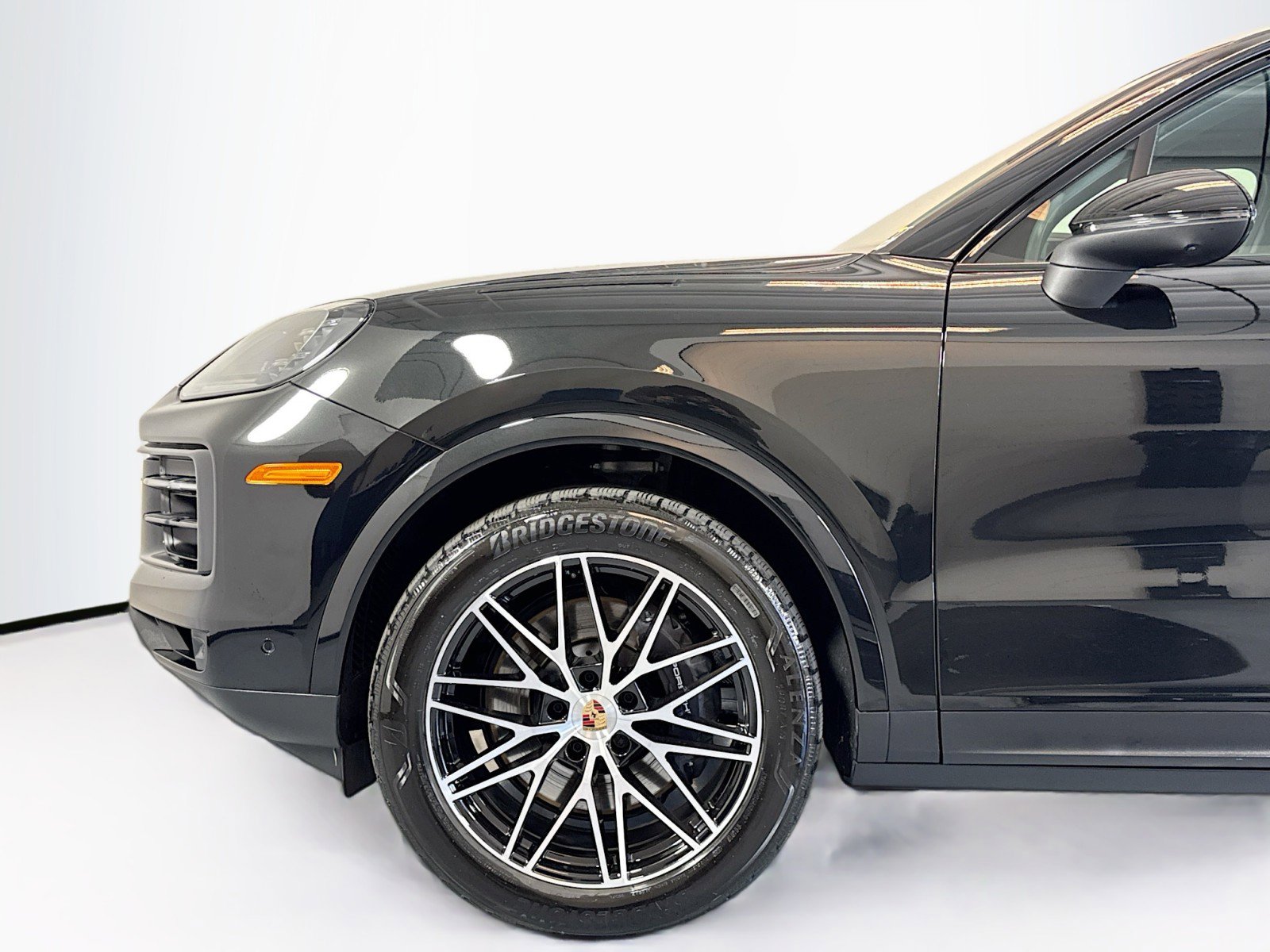 Certified 2025 Porsche Cayenne image 27