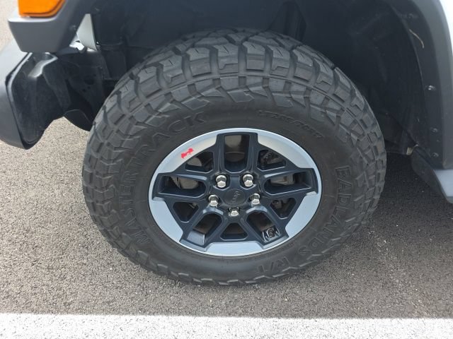 Used 2018 Jeep Wrangler Unlimited Sahara w/ Cold Weather Group AWD/4WD image 2