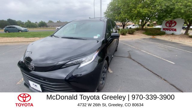 New 2026 Toyota Sienna XLE Woodland Edition AWD/4WD image 4