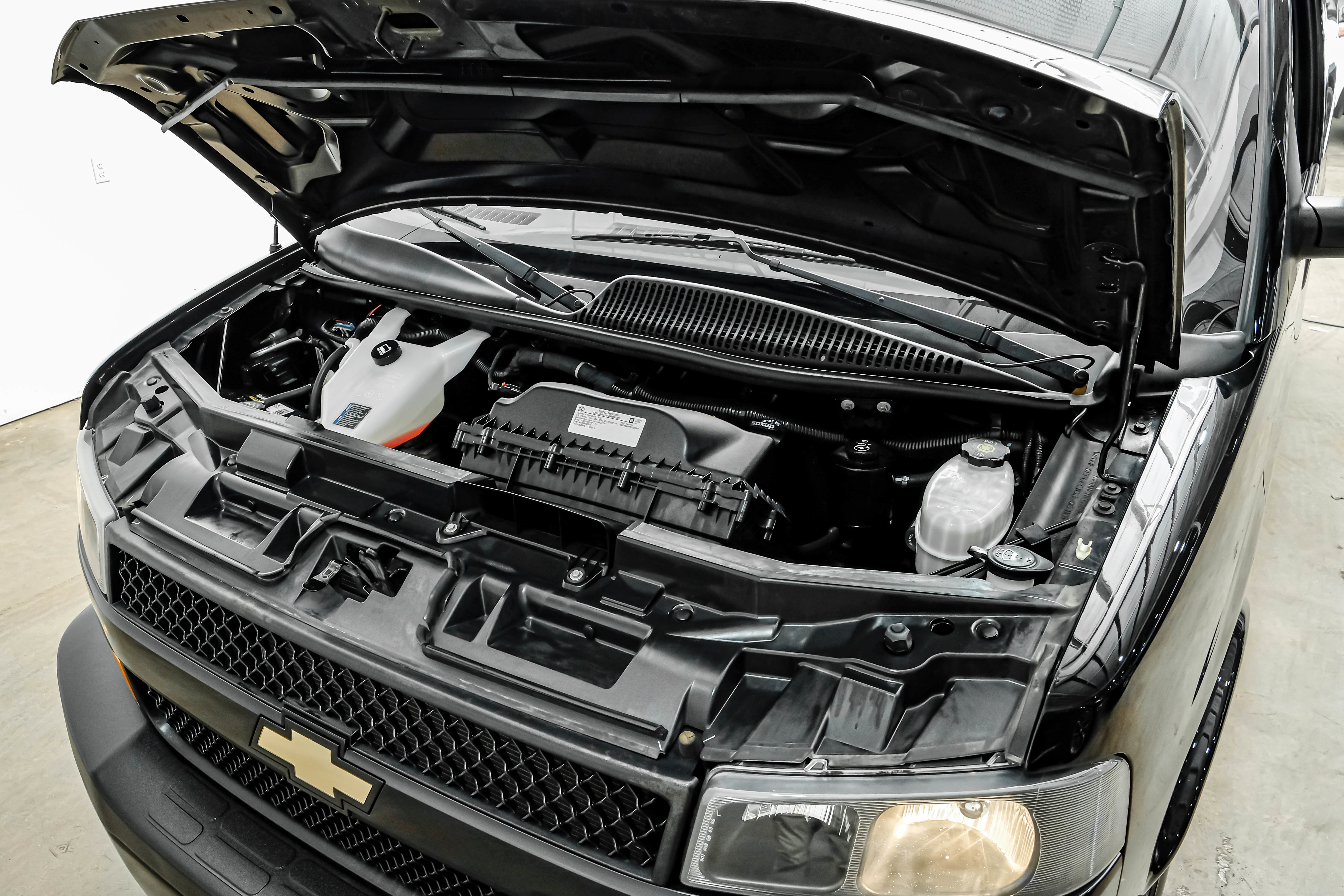 Used 2019 Chevrolet Express 2500 w/ Driver Convenience Package image 27