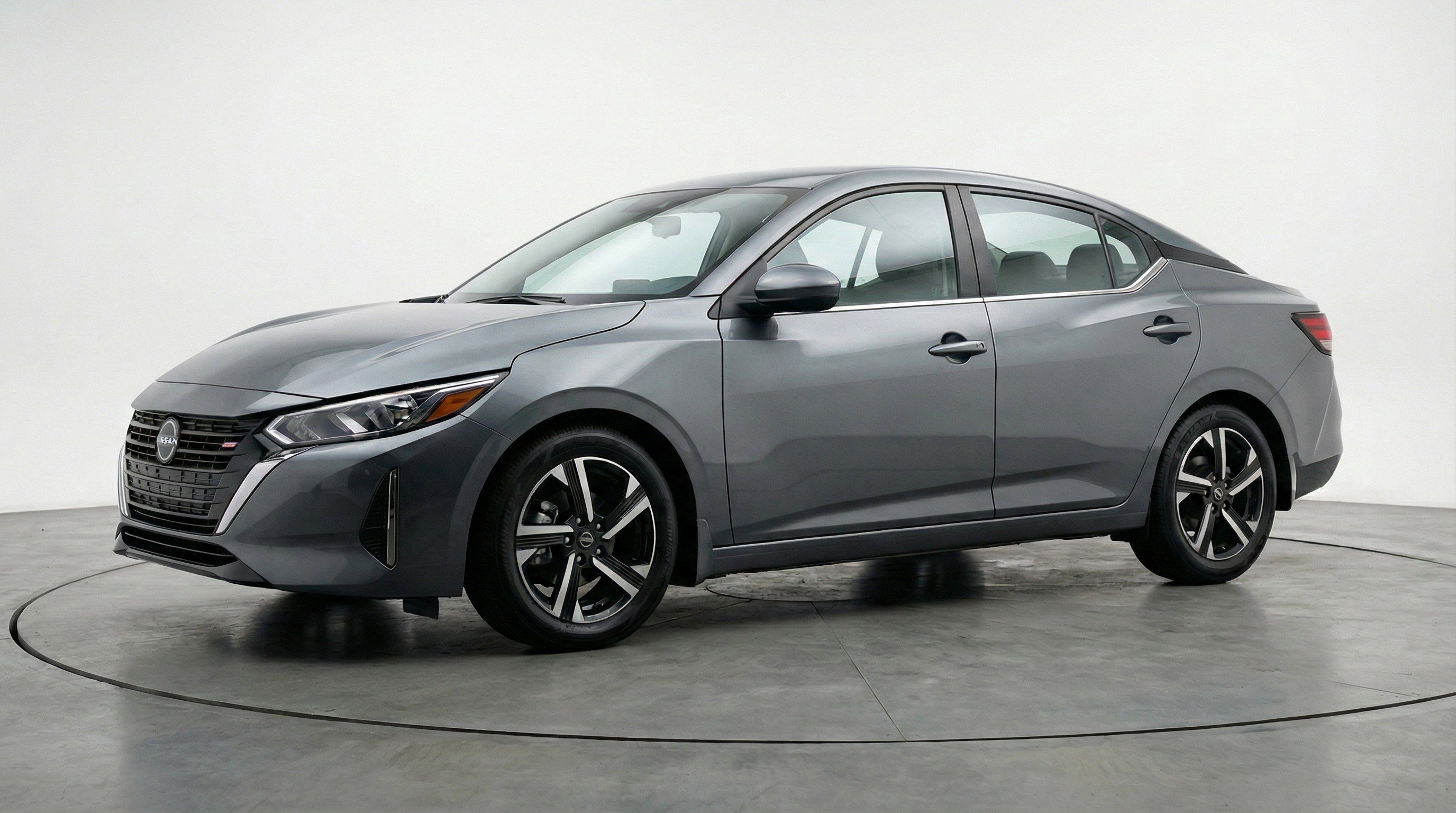 Used 2025 Nissan Sentra SV image 3