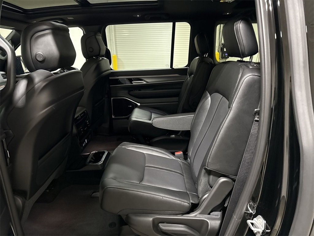 New 2026 Jeep Grand Wagoneer L Limited w/ Premium Group II image 7
