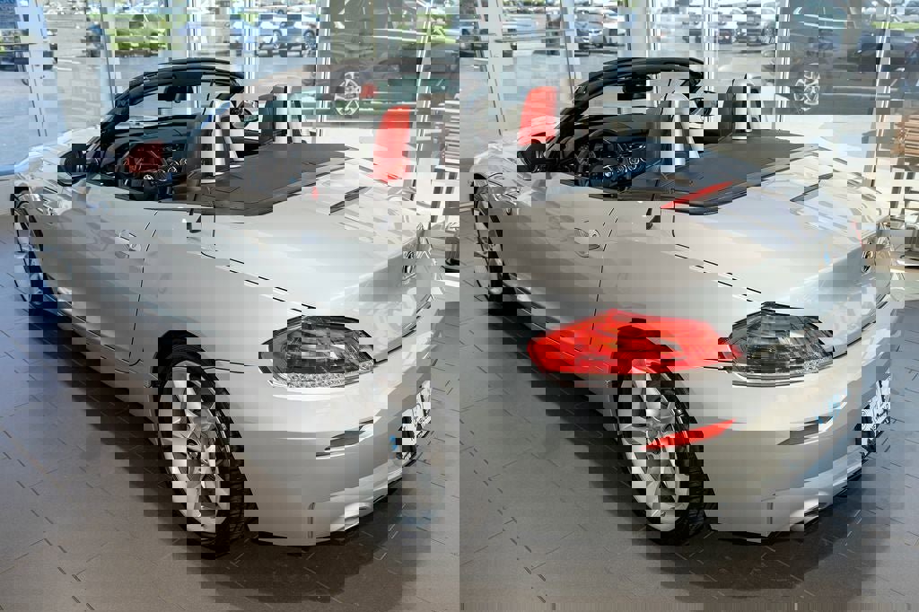 Used 2015 BMW Z4 sDrive35is image 23