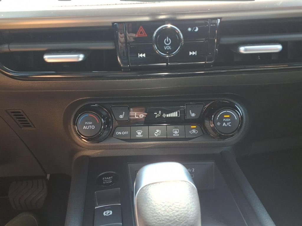 New 2026 Nissan Kicks SV w/ Cold Weather Package FWD image 20